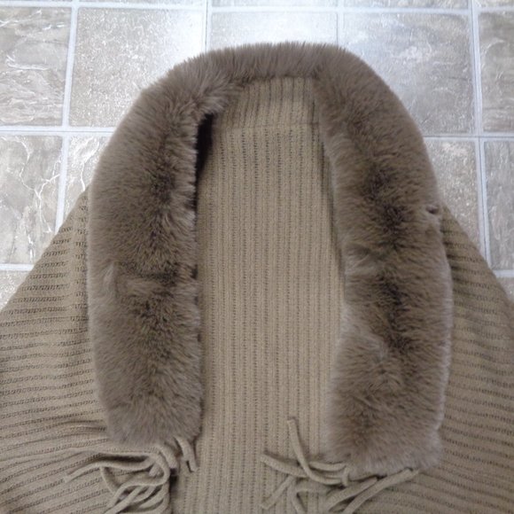 Fur Collar Shawl Sweater NWOT - Picture 5 of 6